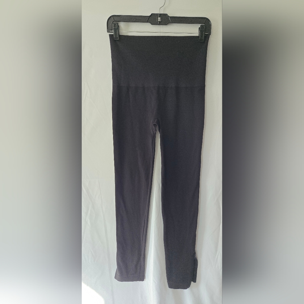 Spanx Black Compression Leggings With Bottom Hem Zipper Size XLarge